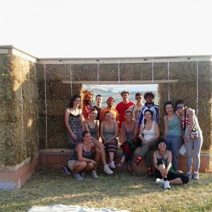 Workshop autocostruzione in paglia portante