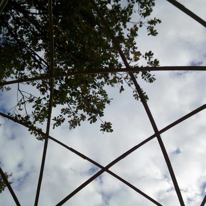 Una cupola in Bamboo per un asilo nel bosco