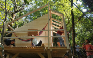 Costruzione di una casetta nel bosco per la Sibillini Summer School
